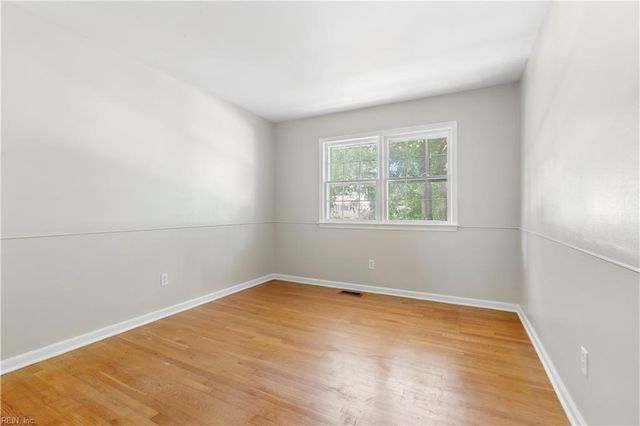 235 Dominion DR, Newport News, VA 23602