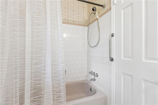 235 Dominion DR, Newport News, VA 23602