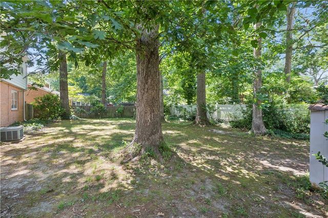 235 Dominion DR, Newport News, VA 23602