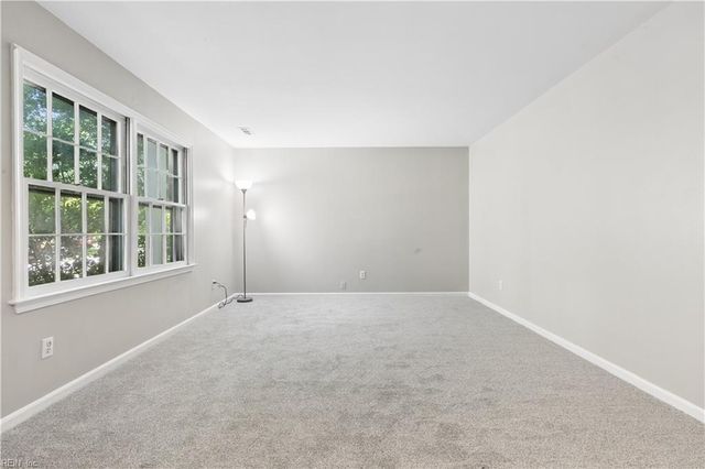 235 Dominion DR, Newport News, VA 23602