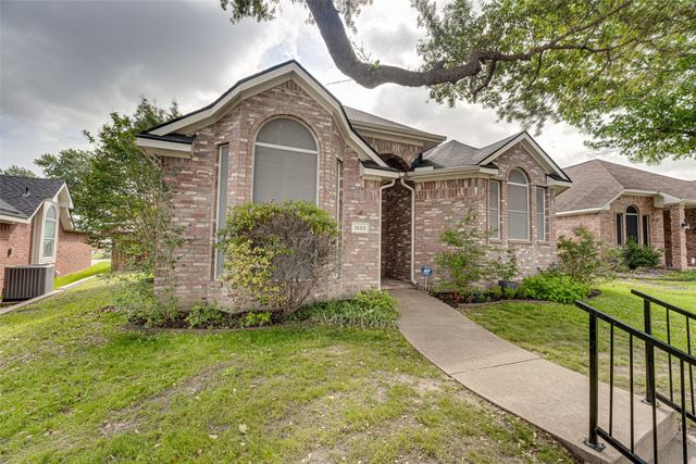1825 Ambrose Drive, Rowlett, TX 75089