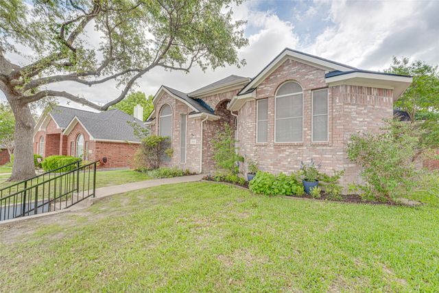 1825 Ambrose Drive, Rowlett, TX 75089