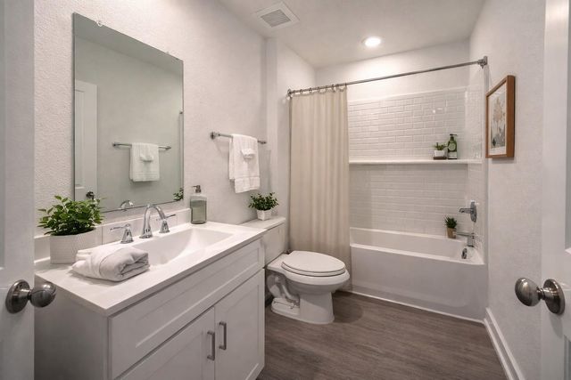 622 Amber Falls Drive, Montgomery, TX 77356