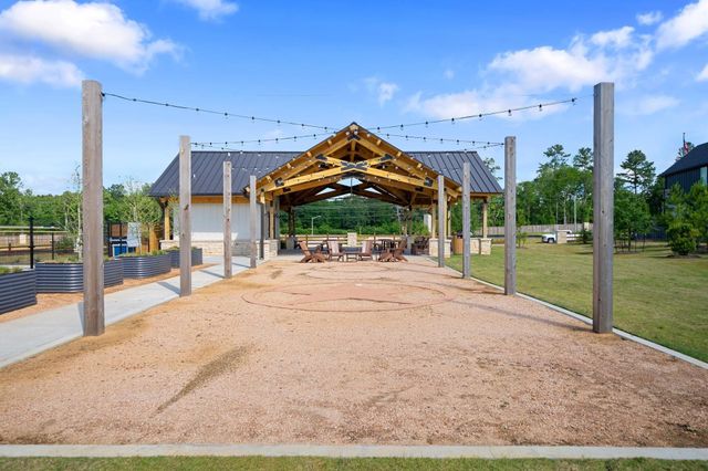 622 Amber Falls Drive, Montgomery, TX 77356