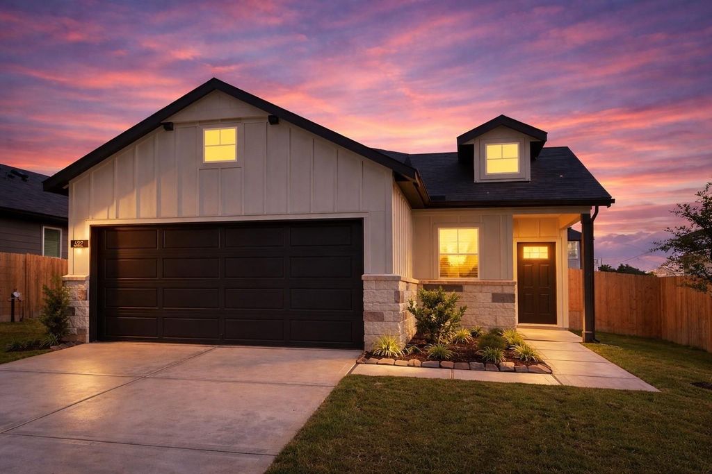 622 Amber Falls Drive, Montgomery, TX 77356