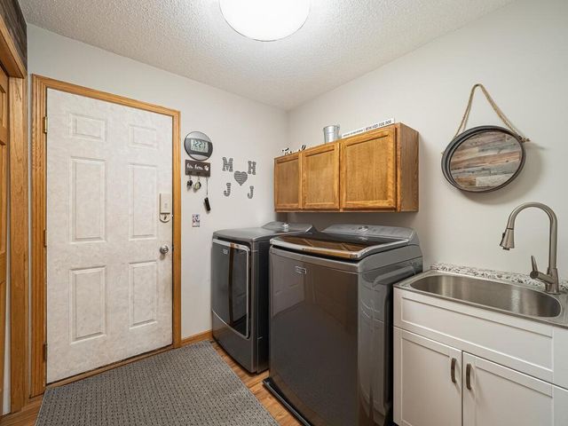 9106 Dunbar Knoll N, Brooklyn Park, MN 55443