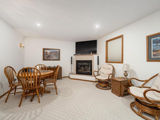 9106 Dunbar Knoll N, Brooklyn Park, MN 55443