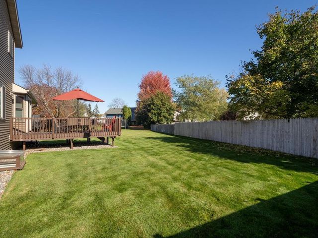 9106 Dunbar Knoll N, Brooklyn Park, MN 55443