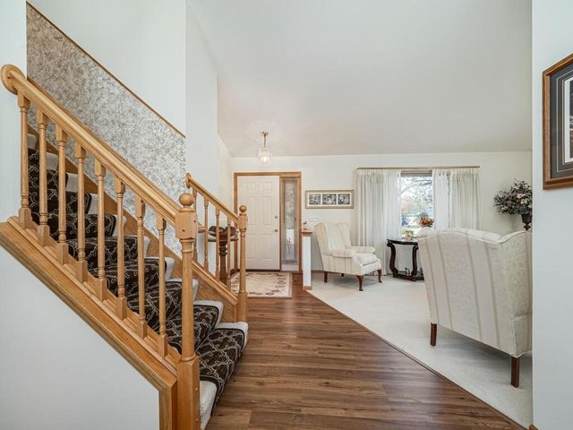 9106 Dunbar Knoll N, Brooklyn Park, MN 55443