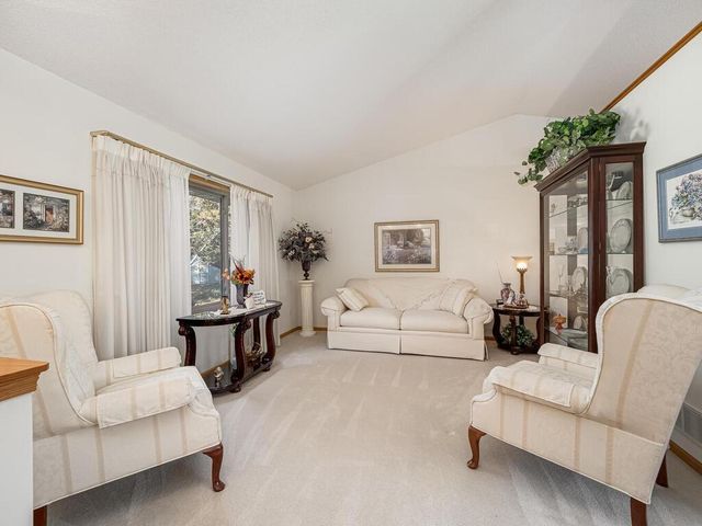 9106 Dunbar Knoll N, Brooklyn Park, MN 55443