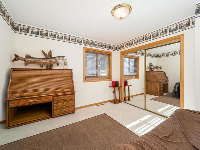 9106 Dunbar Knoll N, Brooklyn Park, MN 55443