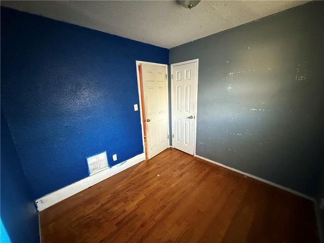 3801 Myrtle Avenue, Kansas City, MO 64128