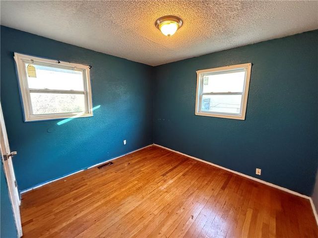 3801 Myrtle Avenue, Kansas City, MO 64128