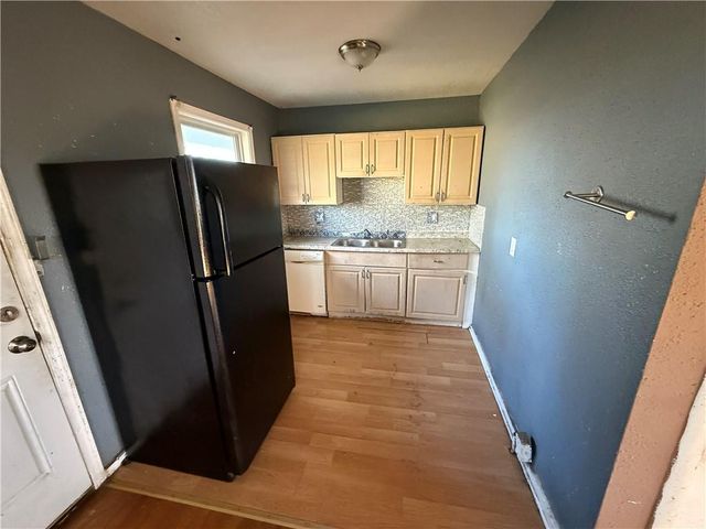 3801 Myrtle Avenue, Kansas City, MO 64128