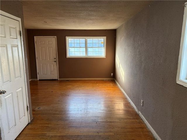 3801 Myrtle Avenue, Kansas City, MO 64128