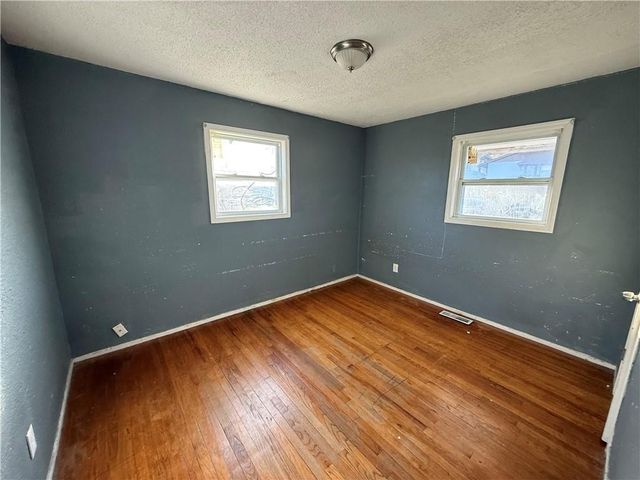 3801 Myrtle Avenue, Kansas City, MO 64128