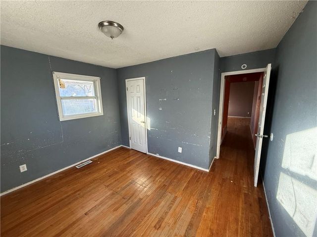 3801 Myrtle Avenue, Kansas City, MO 64128