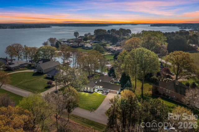 5218 Glenwood Street, Sherrills Ford, NC 28673