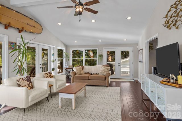 5218 Glenwood Street, Sherrills Ford, NC 28673