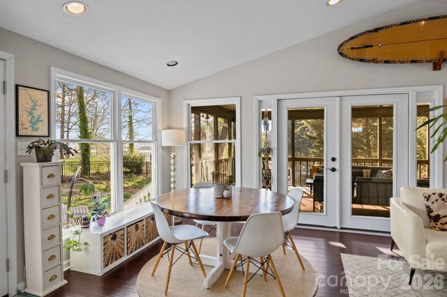 5218 Glenwood Street, Sherrills Ford, NC 28673