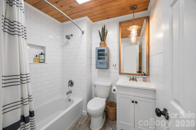5218 Glenwood Street, Sherrills Ford, NC 28673