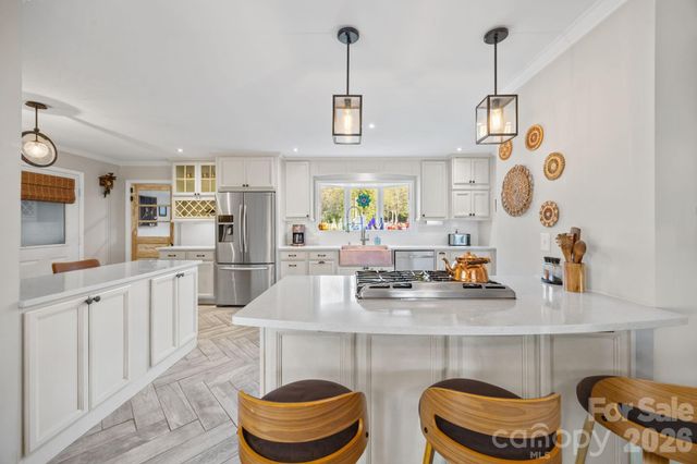 5218 Glenwood Street, Sherrills Ford, NC 28673