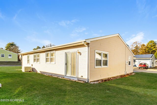 49 Westport Drive 71, Whiting, NJ 08759