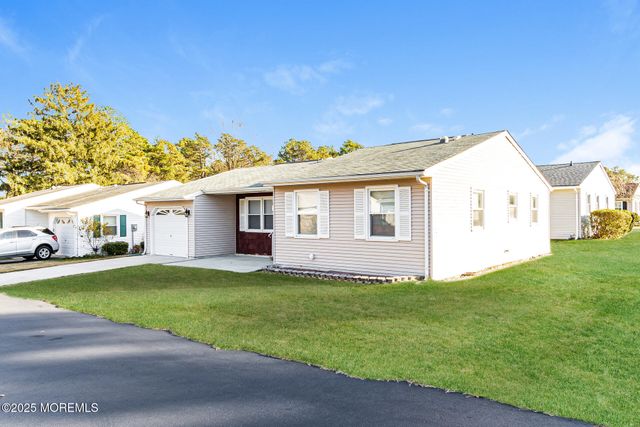 49 Westport Drive 71, Whiting, NJ 08759