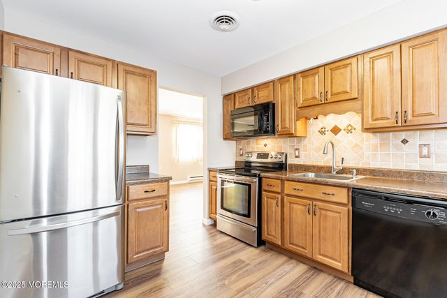 49 Westport Drive 71, Whiting, NJ 08759