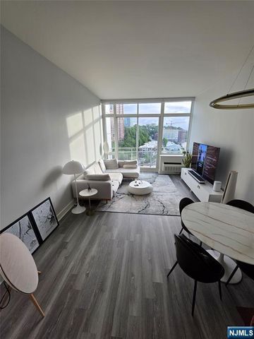 1817 Hudson Park, Edgewater, NJ 07020