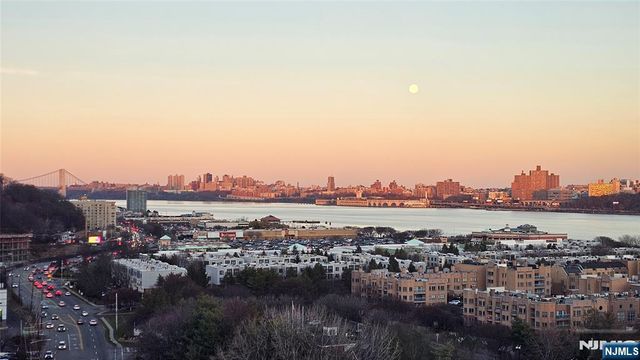 1817 Hudson Park, Edgewater, NJ 07020