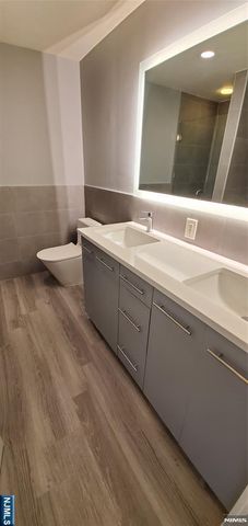 1817 Hudson Park, Edgewater, NJ 07020