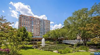 1817 Hudson Park, Edgewater, NJ 07020
