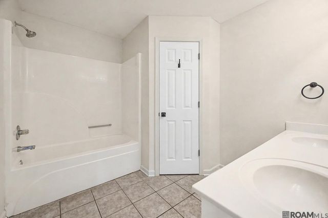 9281 Eagle Ct, Denham Springs, LA 70706