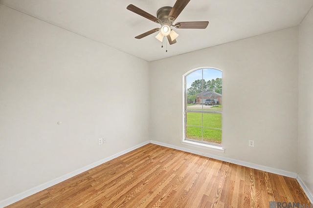 9281 Eagle Ct, Denham Springs, LA 70706