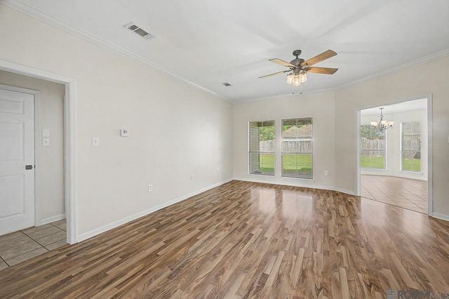 9281 Eagle Ct, Denham Springs, LA 70706