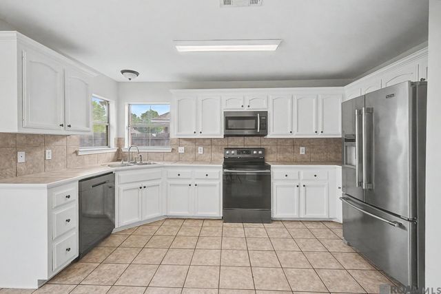 9281 Eagle Ct, Denham Springs, LA 70706