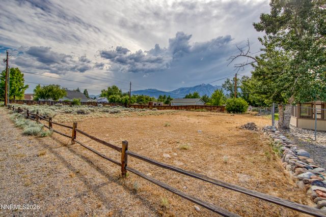 802 Lyell Way, Gardnerville, NV 89460