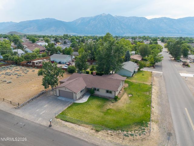 802 Lyell Way, Gardnerville, NV 89460