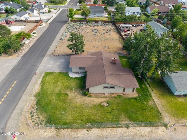 802 Lyell Way, Gardnerville, NV 89460