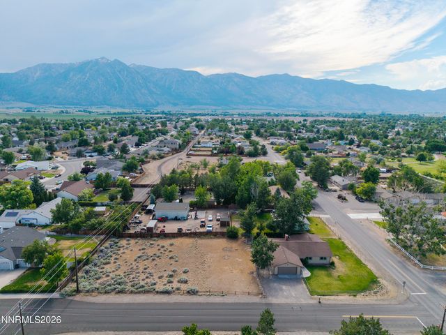 802 Lyell Way, Gardnerville, NV 89460
