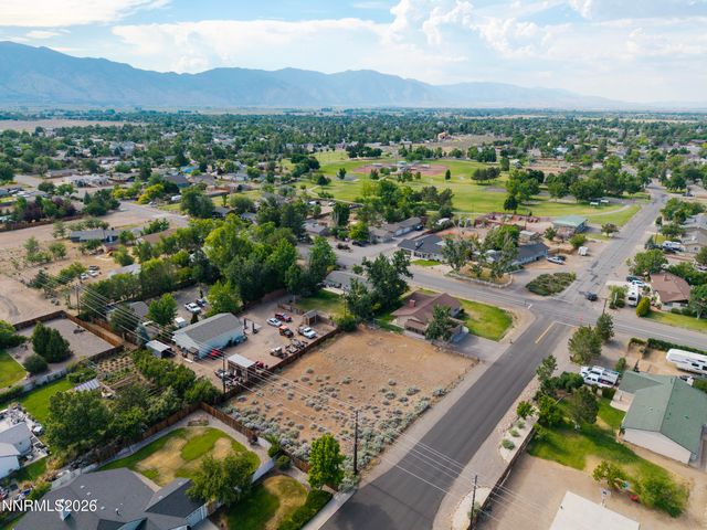 802 Lyell Way, Gardnerville, NV 89460