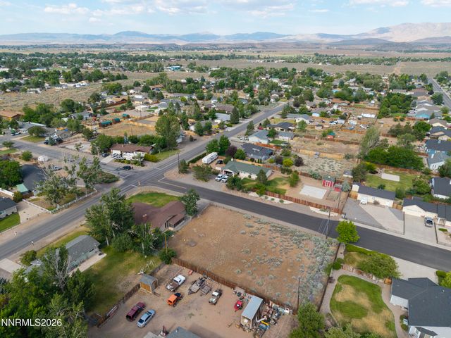 802 Lyell Way, Gardnerville, NV 89460