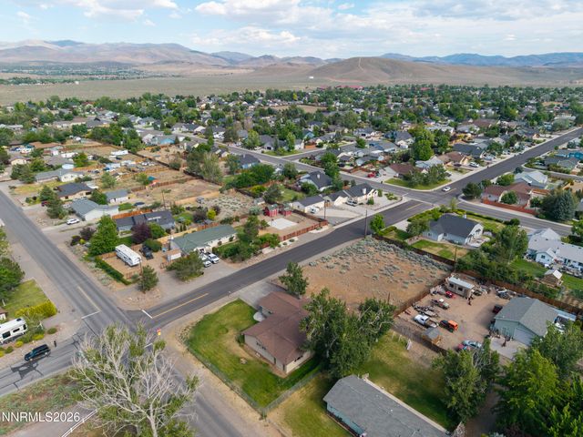 802 Lyell Way, Gardnerville, NV 89460