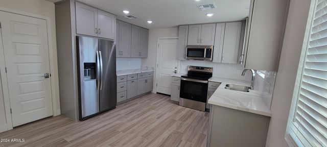 1107 N Wedgewood Drive, Mesa, AZ 85203