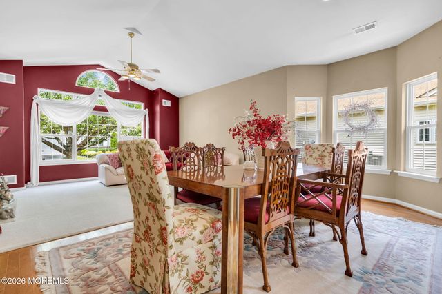 44 Kensington Road, Manchester, NJ 08759