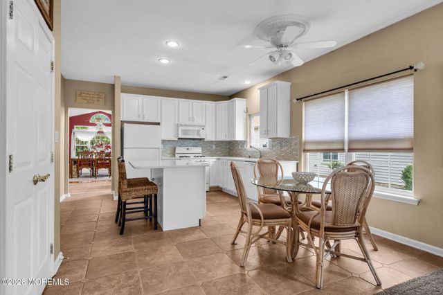 44 Kensington Road, Manchester, NJ 08759