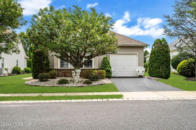 44 Kensington Road, Manchester, NJ 08759