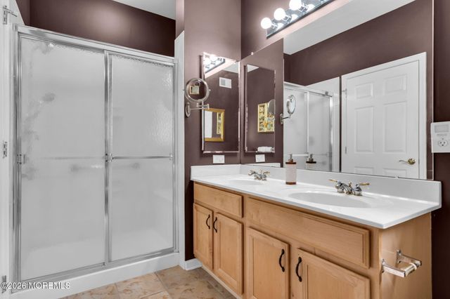 44 Kensington Road, Manchester, NJ 08759