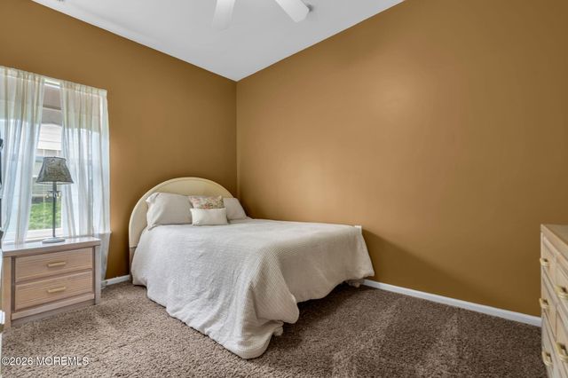 44 Kensington Road, Manchester, NJ 08759